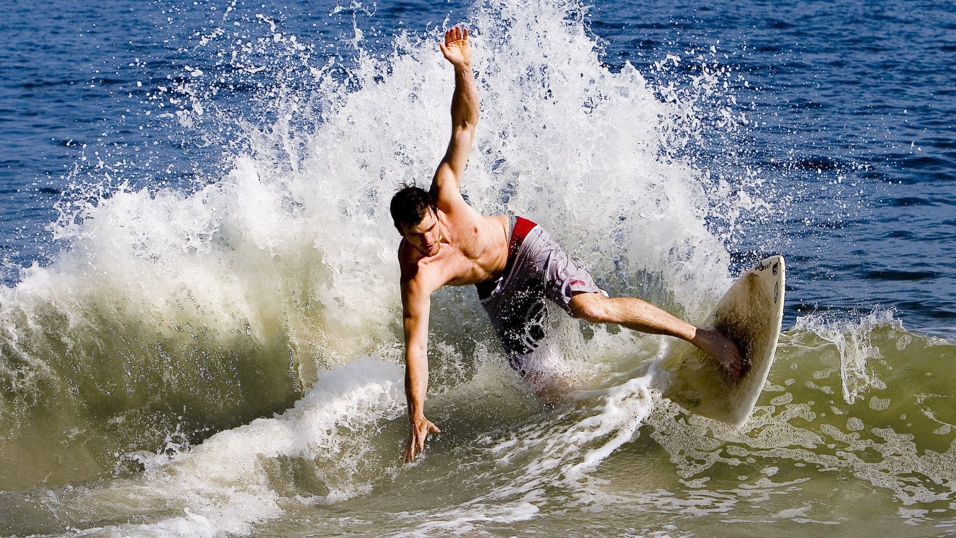 开云·Kaiyun网页版-历史对比：今年冲冠悬念几何？